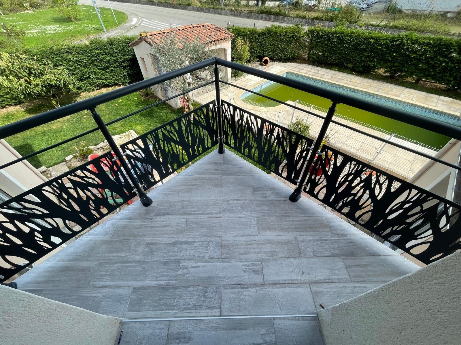 Garde-corps en aluminium pour allier esthétique moderne et résistance aux intempéries