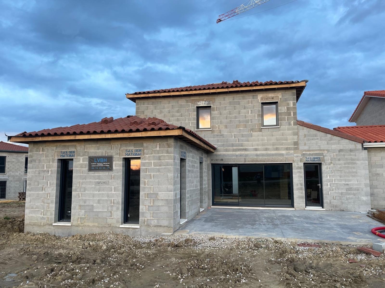 Fenêtres en aluminium et PVC sur villa neuve