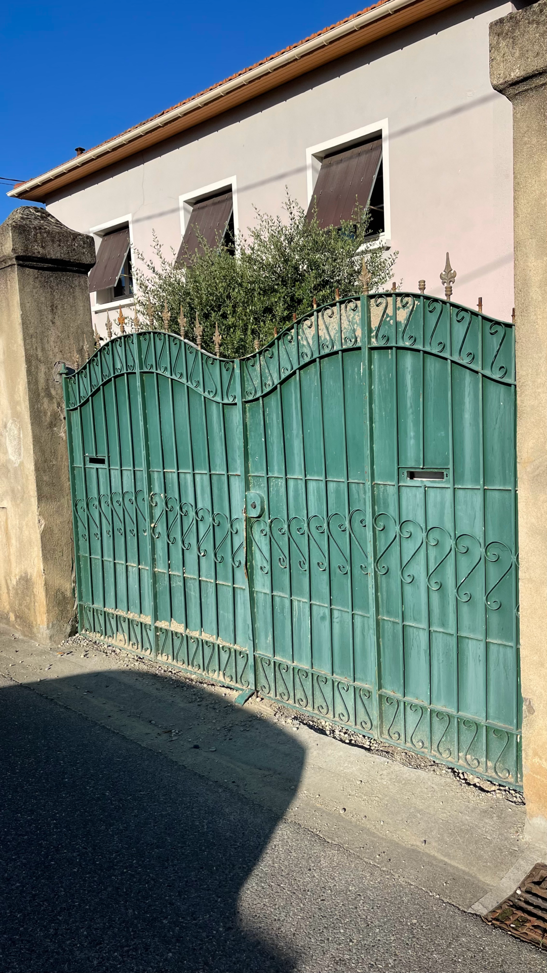 Rénovation d'un portail battant à deux vantaux et d'un portillon assorti