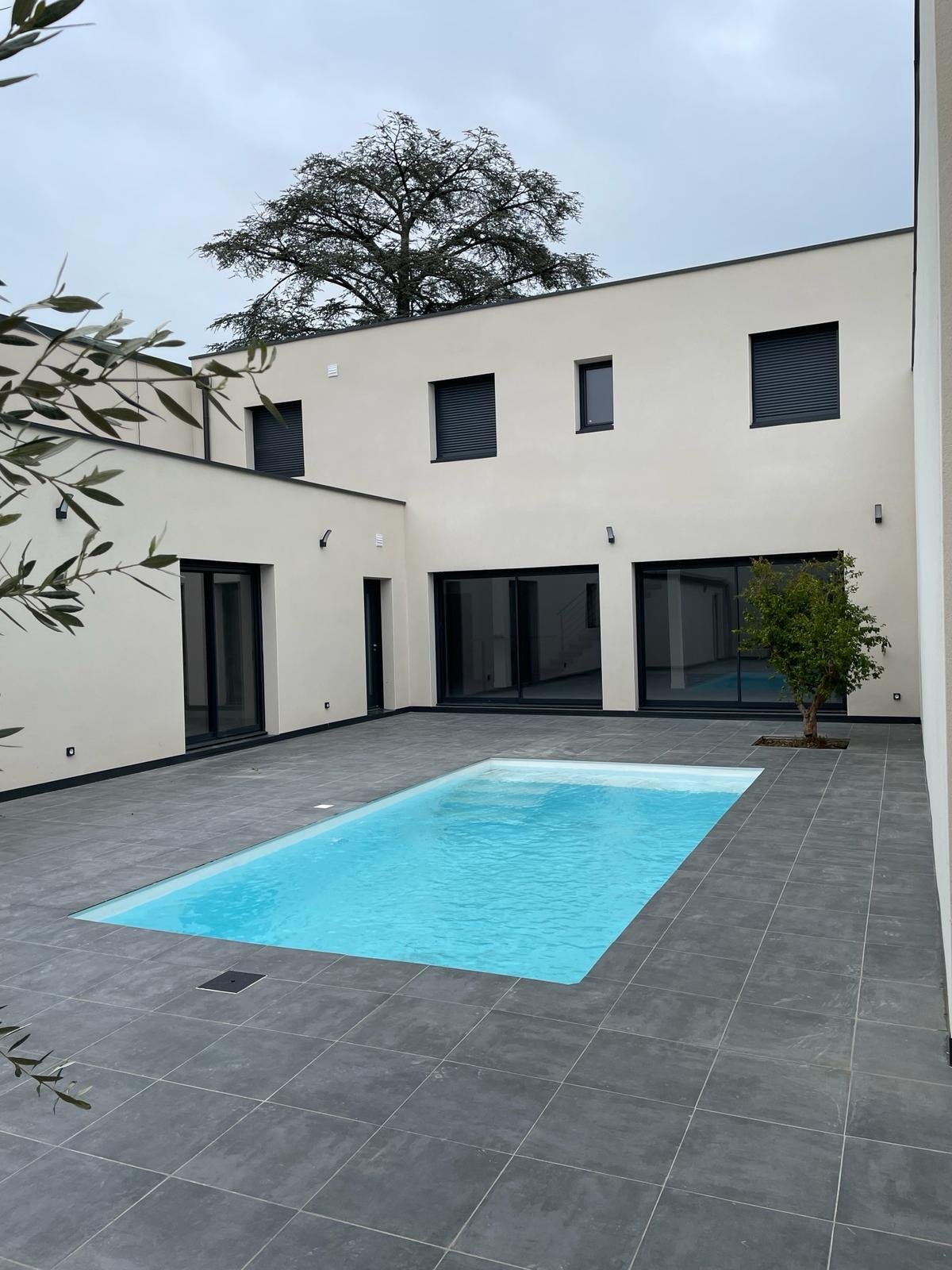 Fenêtres en aluminium et PVC sur Villa neuve
